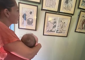 Bébé découvre les estampes célèbres des maîtres japonais à Giverny